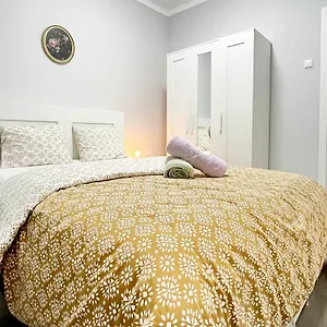 Chachino -5 Mins Walk To Train & Bus Station Agualva-Cacem